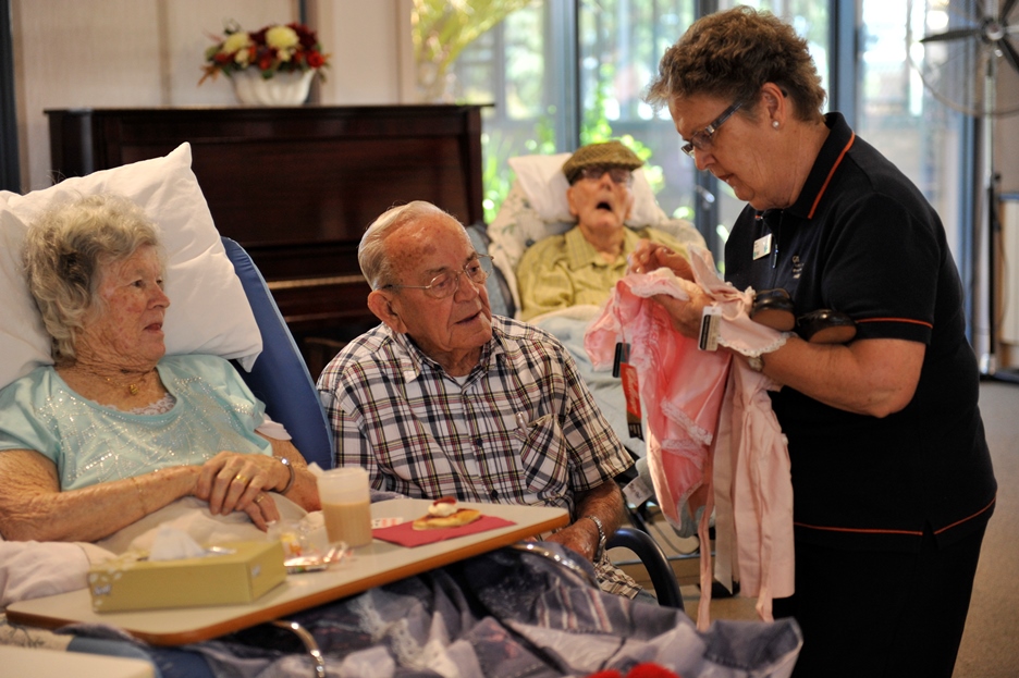 A volunteer and two participants